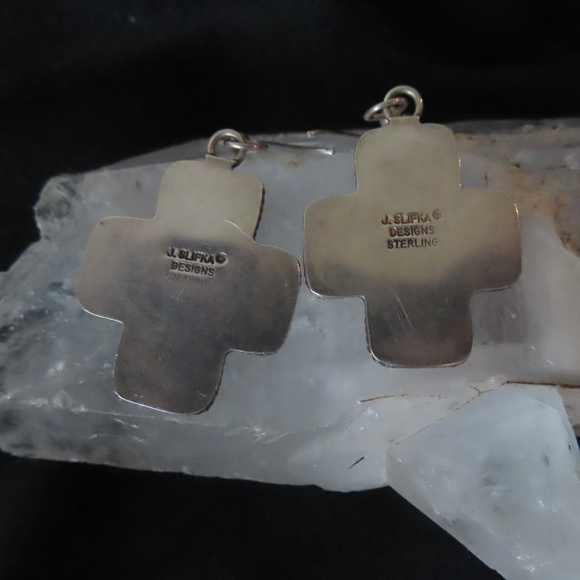Joan Slifka Sterling Silver Spiny Oyster Cross Earrings Signed - Picture 2 of 6